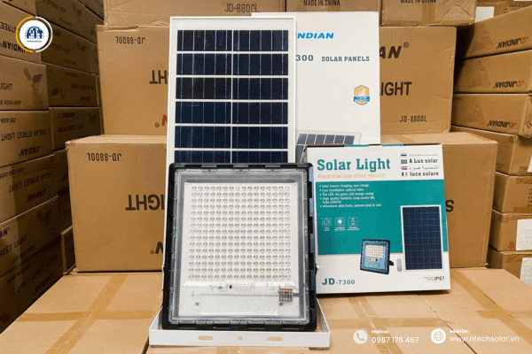 Đèn năng lượng mặt trời trong nhà 300w